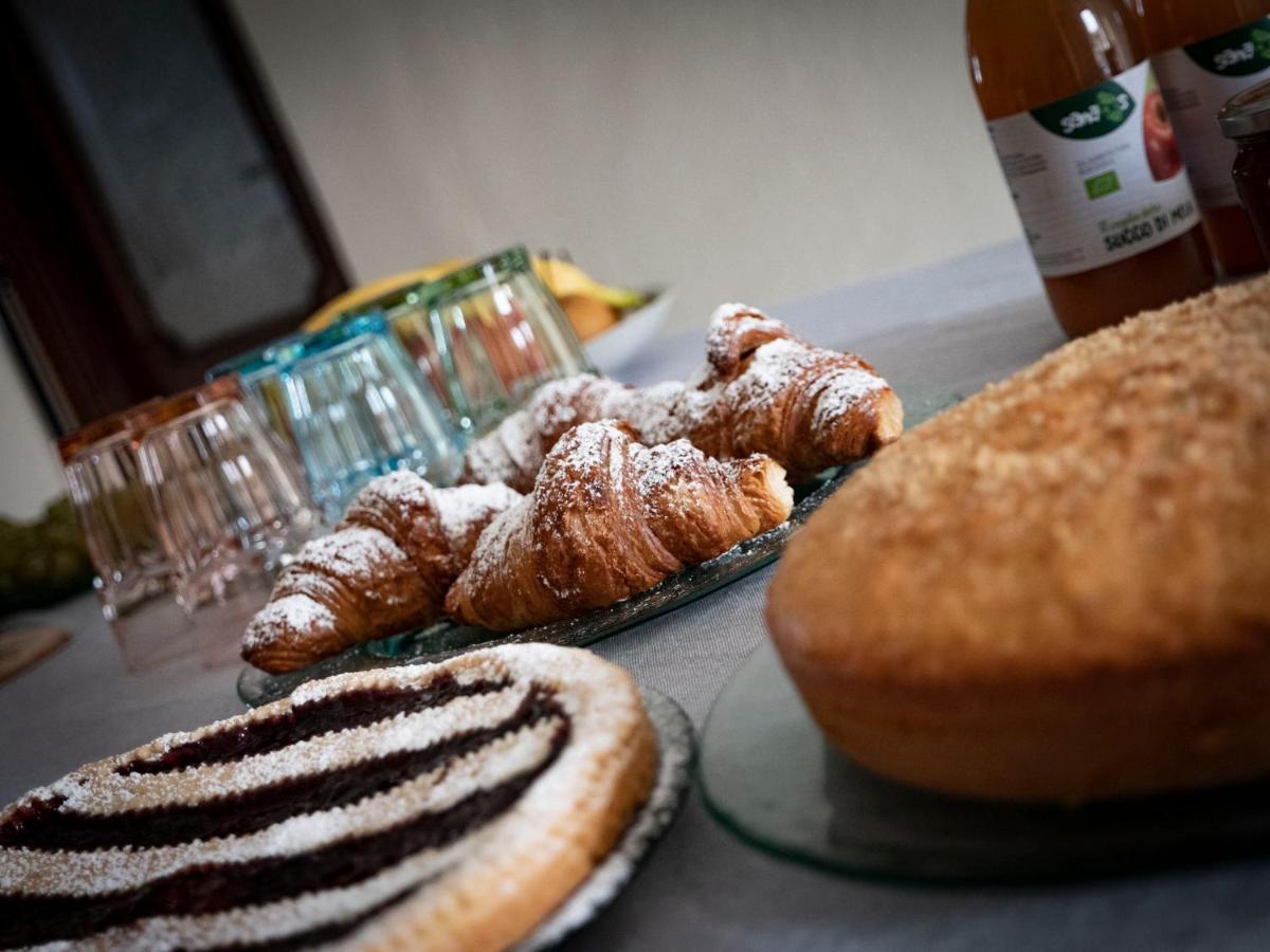 I Quattro Grappoli Bed & Breakfast Neive Dış mekan fotoğraf