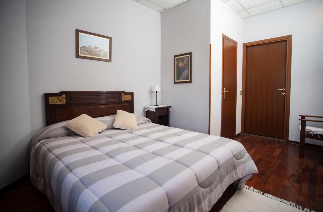I Quattro Grappoli Bed & Breakfast Neive Dış mekan fotoğraf